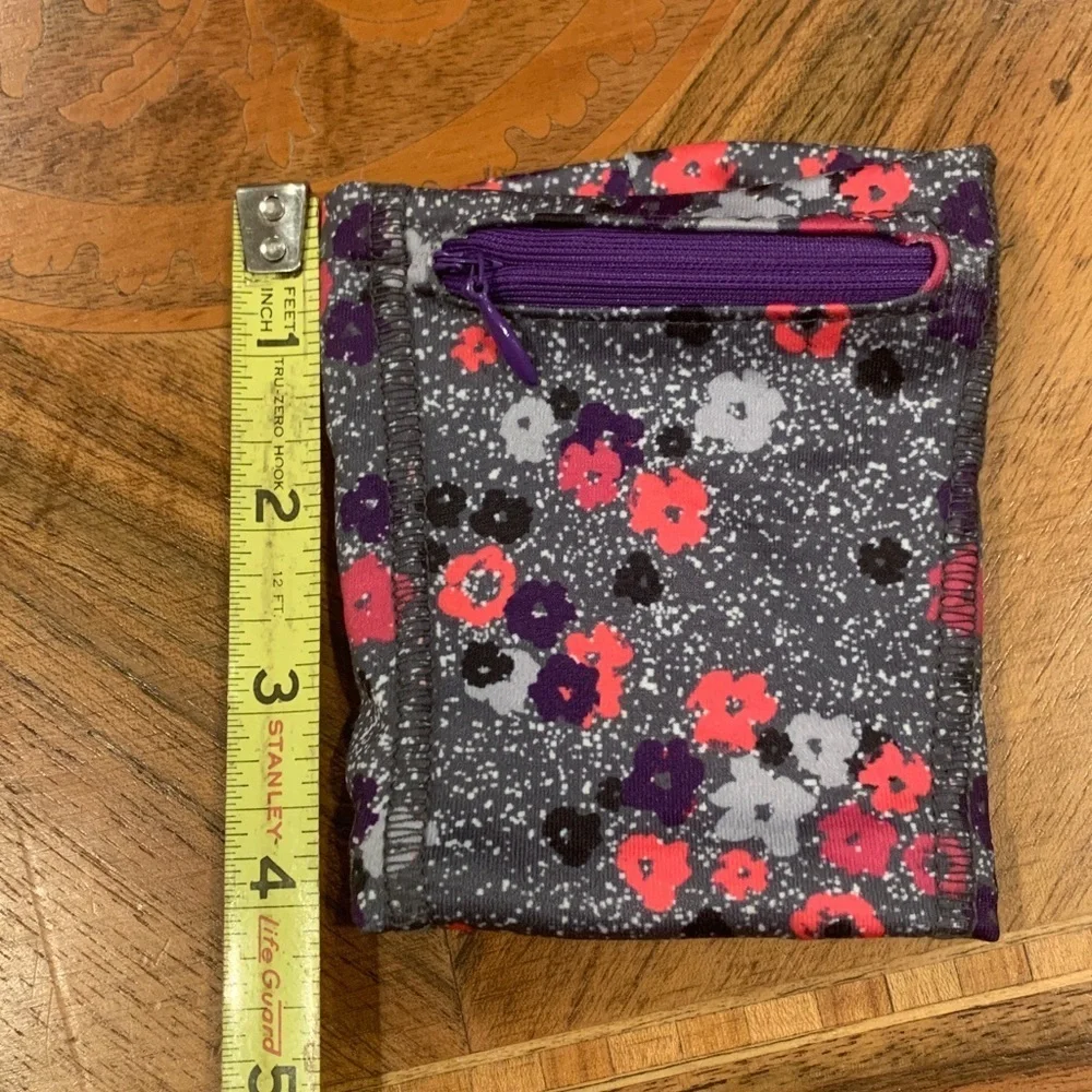 Gertex Zippered Athletic Wristband Sports Pouch Women’s Floral Gray Purple Pink